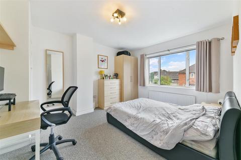 60 Fleming Mead, Mitcham, CR4 3LW