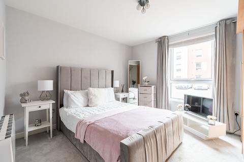 9/2 Ferry Gait Crescent, Edinburgh, EH4 4GS