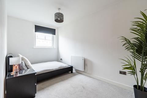 9/2 Ferry Gait Crescent, Edinburgh, EH4 4GS