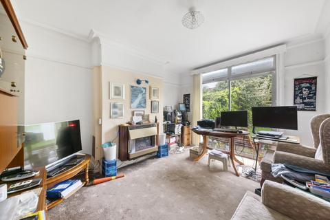 19 Manton Avenue, London, W7 2DY