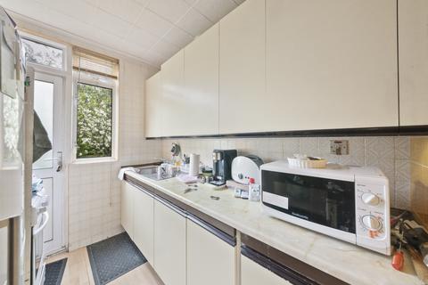 19 Manton Avenue, London, W7 2DY
