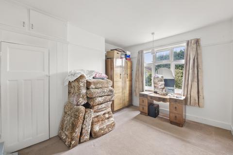 19 Manton Avenue, London, W7 2DY