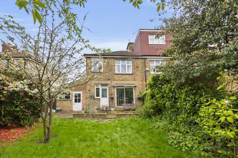 19 Manton Avenue, London, W7 2DY