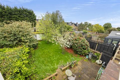 19 Manton Avenue, London, W7 2DY