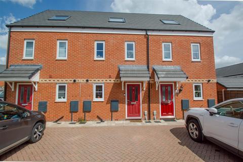 3 bedroom terraced house for sale, Shipp Close, Haverhill CB9