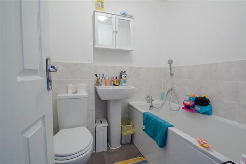 3 bedroom terraced house for sale, Shipp Close, Haverhill CB9