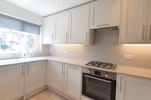 2 bedroom terraced house to rent, Guildford, Surrey, GU1