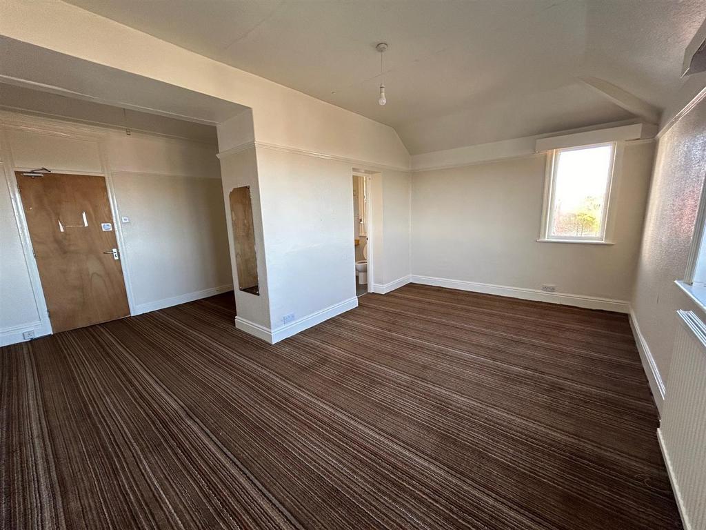 Bedroom 1 sunny.jpg