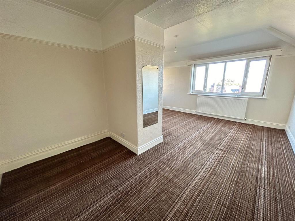 Bedroom 1 2 sunny.jpg