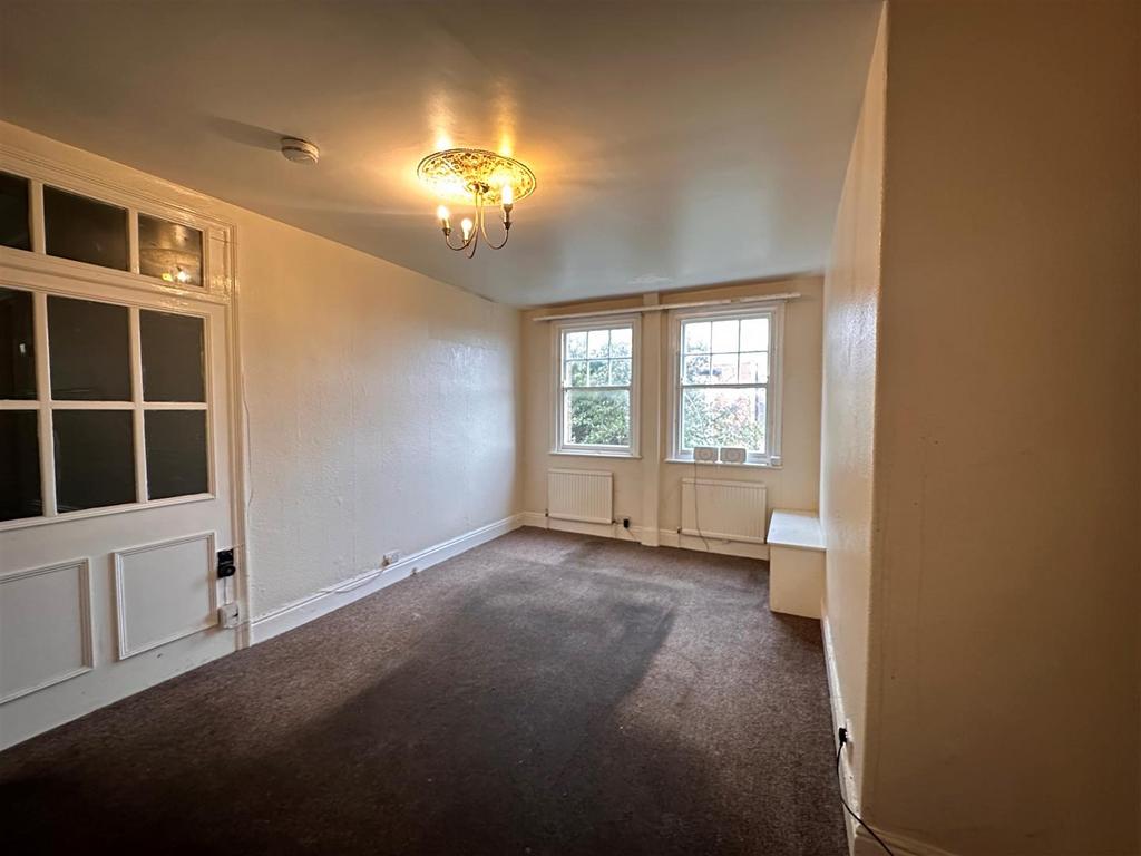 Dining room 2.jpg