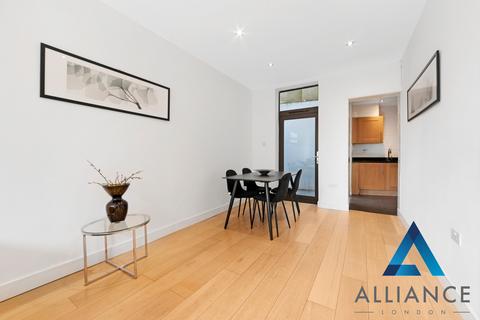 4 bedroom terraced house to rent, Clemence Street, London E14