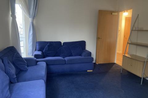 2 bedroom flat to rent, 7, Waverley Park, Edinburgh, EH8 8EW