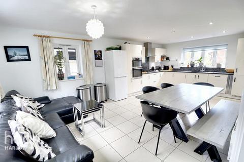 5 bedroom link detached house for sale, Arbour Mews, Harlow