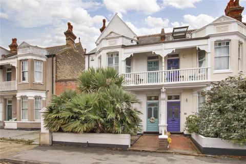 4 bedroom semi-detached house for sale, West Cliff Road, Broadstairs, Kent, CT10