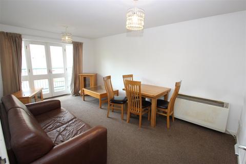 3 bedroom flat to rent, Jean Marguerite Court