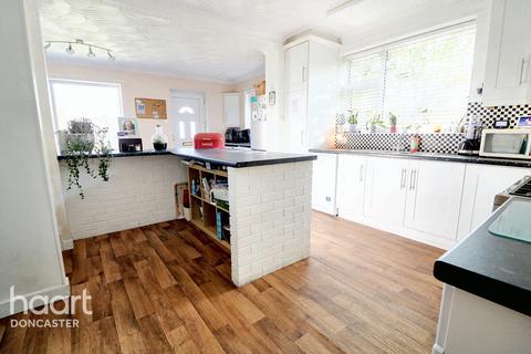 Shalimar Greens Road, Dunsville, Doncaster, DN7 4DE