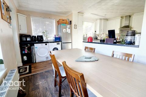 Shalimar Greens Road, Dunsville, Doncaster, DN7 4DE
