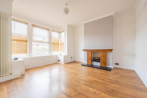 95b Valkyrie Road, Westcliff-on-sea, SS0 8AW