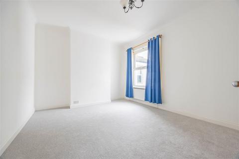 95b Valkyrie Road, Westcliff-on-sea, SS0 8AW