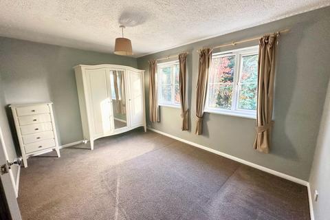 1 bedroom terraced house to rent, Bramley Close, Staines-upon-Thames, TW18