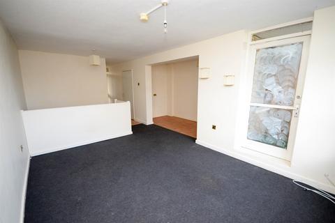 2 bedroom flat for sale, Collingwood Court, Washington