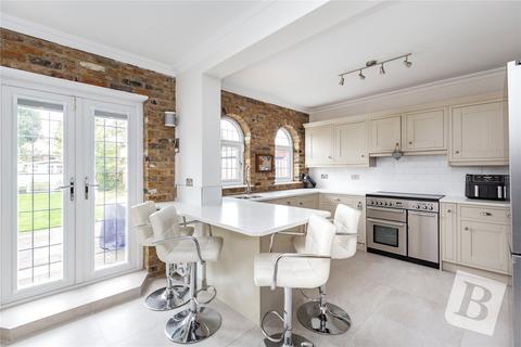 23 Warriner Avenue, Hornchurch, RM12 4LH