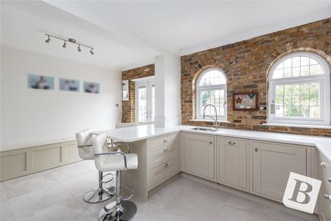 23 Warriner Avenue, Hornchurch, RM12 4LH