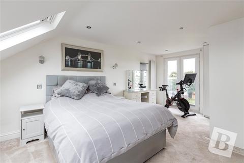 23 Warriner Avenue, Hornchurch, RM12 4LH