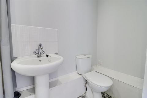 2 bedroom flat for sale, London Road, Benfleet SS7