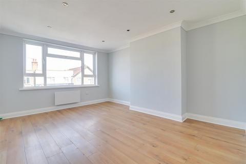 2 bedroom flat for sale, London Road, Benfleet SS7