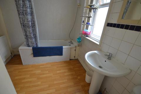 1 bedroom in a house share to rent, Bournemouth Road, Poole