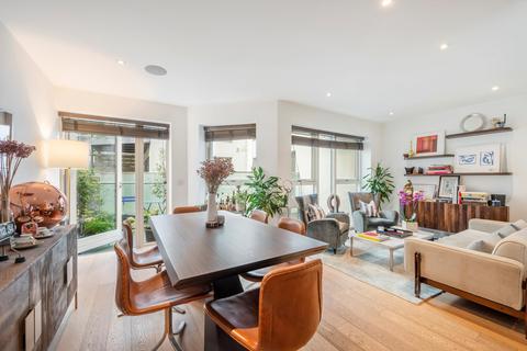 3 bedroom flat for sale, Warner Street, London, EC1R