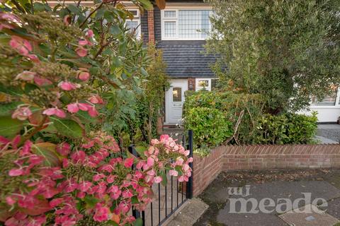 2 bedroom terraced house for sale, The Bracken, Chingford, E4