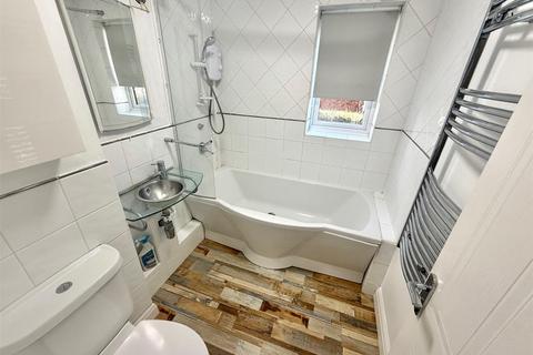 undefined, Gloucester Court, Denham Green