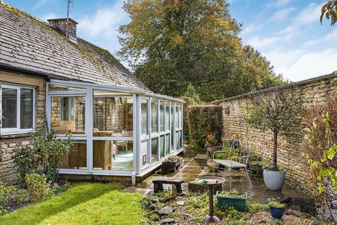 2 bedroom bungalow for sale, Preston, Cirencester, Gloucestershire, GL7