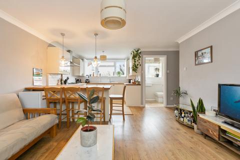 2 bedroom maisonette for sale, Heathwood Court, London, SW12