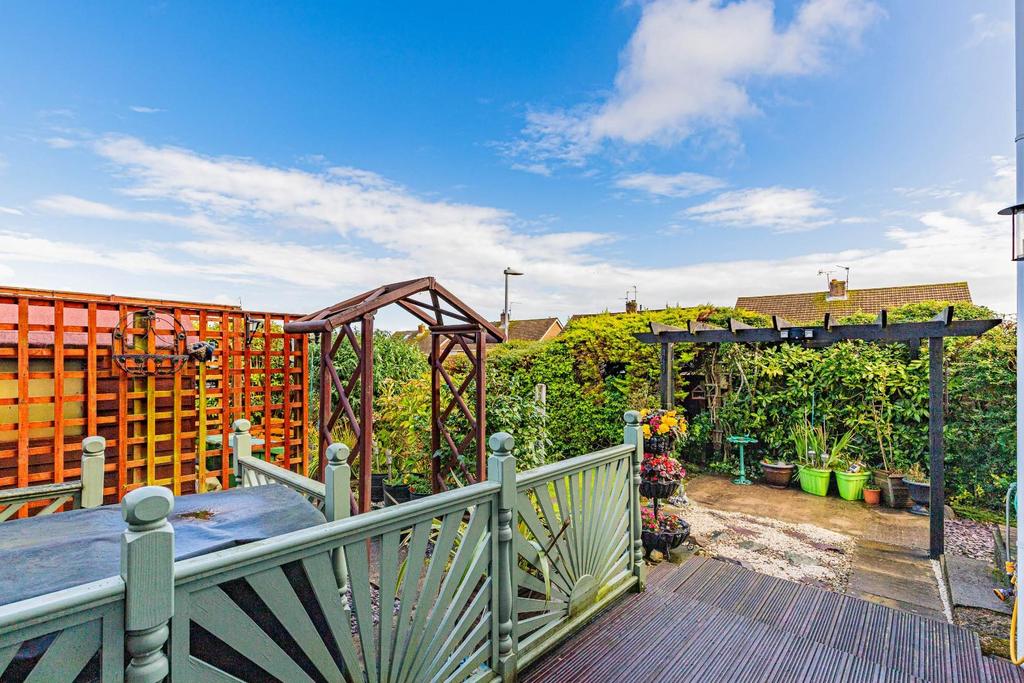 Summerland Close 1-23.jpg