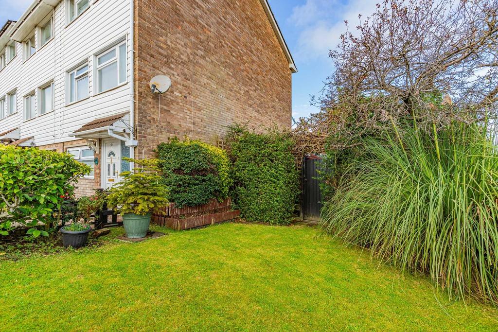 Summerland Close 1-29.jpg