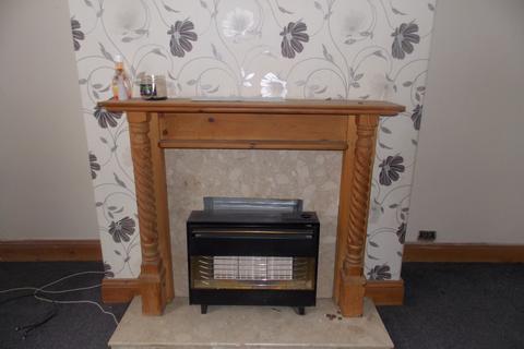 2 bedroom terraced house to rent, Wardman Street, Keighley, West Yorkshire, BD21