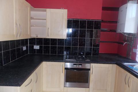 2 bedroom terraced house to rent, Wardman Street, Keighley, West Yorkshire, BD21