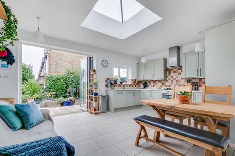 23 Mount Road, New Malden, KT3 3JU