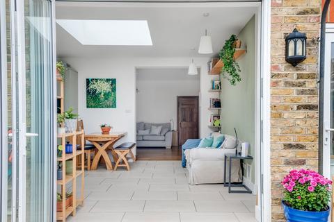 23 Mount Road, New Malden, KT3 3JU