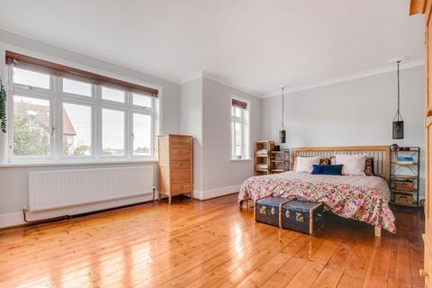 23 Mount Road, New Malden, KT3 3JU