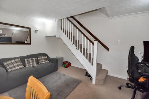 2 bedroom end of terrace house for sale, Bowens Field, Ashford