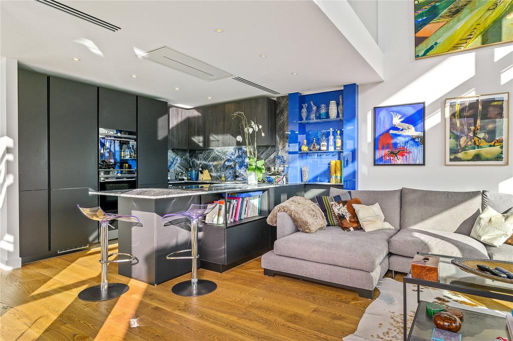 Kitchen / Reception
