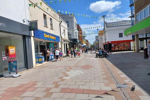 Retail property (high street) to rent, Worthing BN11