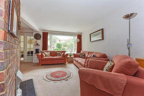 3 bedroom terraced house for sale, Hawthorn Close, Chichester