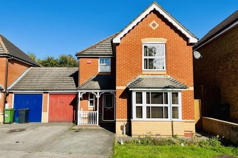 3 bedroom detached house for sale, HEATHER DRIVE, THATCHAM RG18