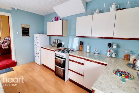 3 bedroom terraced house for sale, Burford Road, London