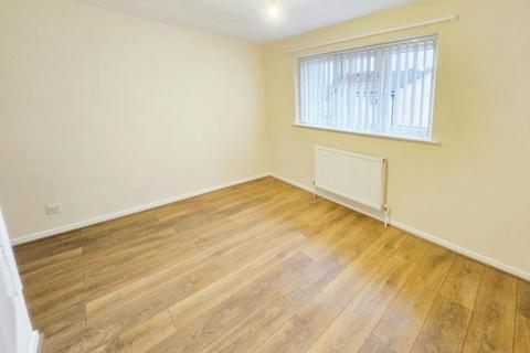 2 bedroom terraced house to rent, Bramley Close, Pill BS20